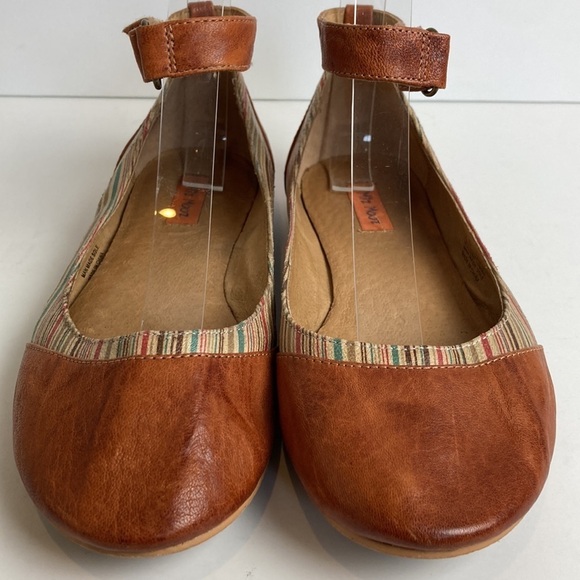 Miz Mooz Kazu Flats Brown Leather Pinstripe Accent Shoes Ankle Straps 7 Comfort - Picture 9 of 16